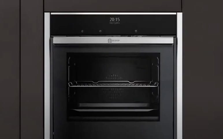 Духовой шкаф Neff с EcoCLean