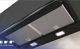 На какой высоте вешать вытяжку Neff?